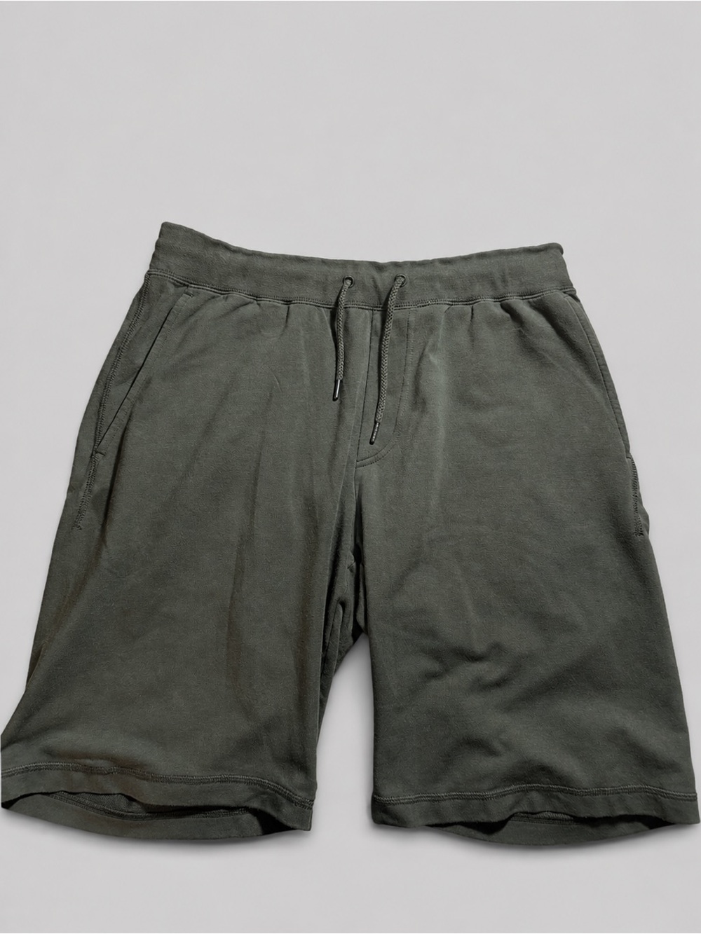 UNIQLO Men’s Drawstring Athletic Shorts - Olive M